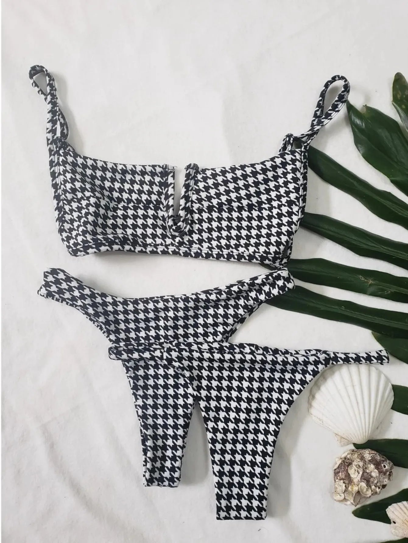 Biquíni Aro V Xadrez Preto e Branco Asa Delta