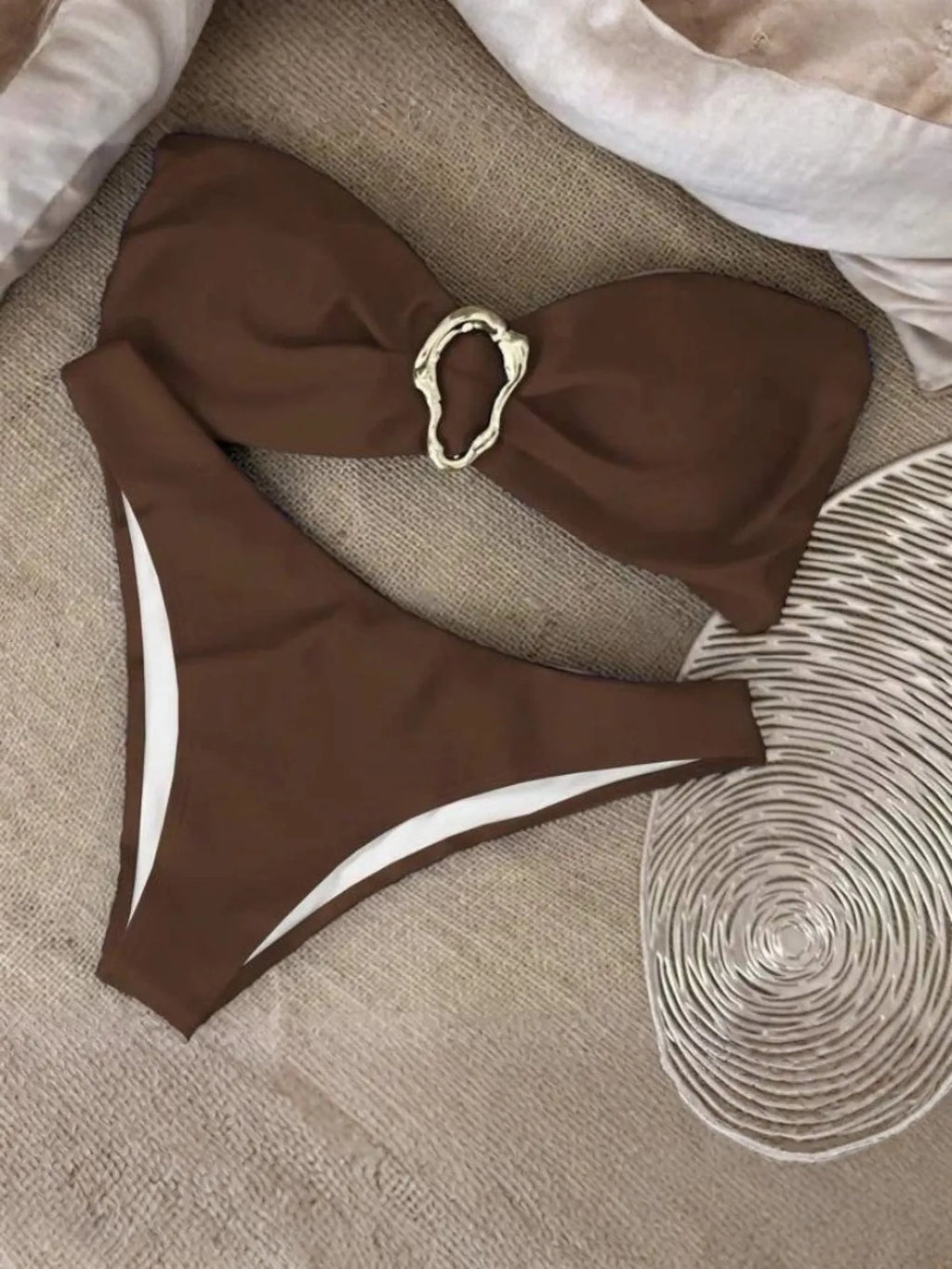 Conjunto Biquíni Tomara que Caia com Detalhe Metálico