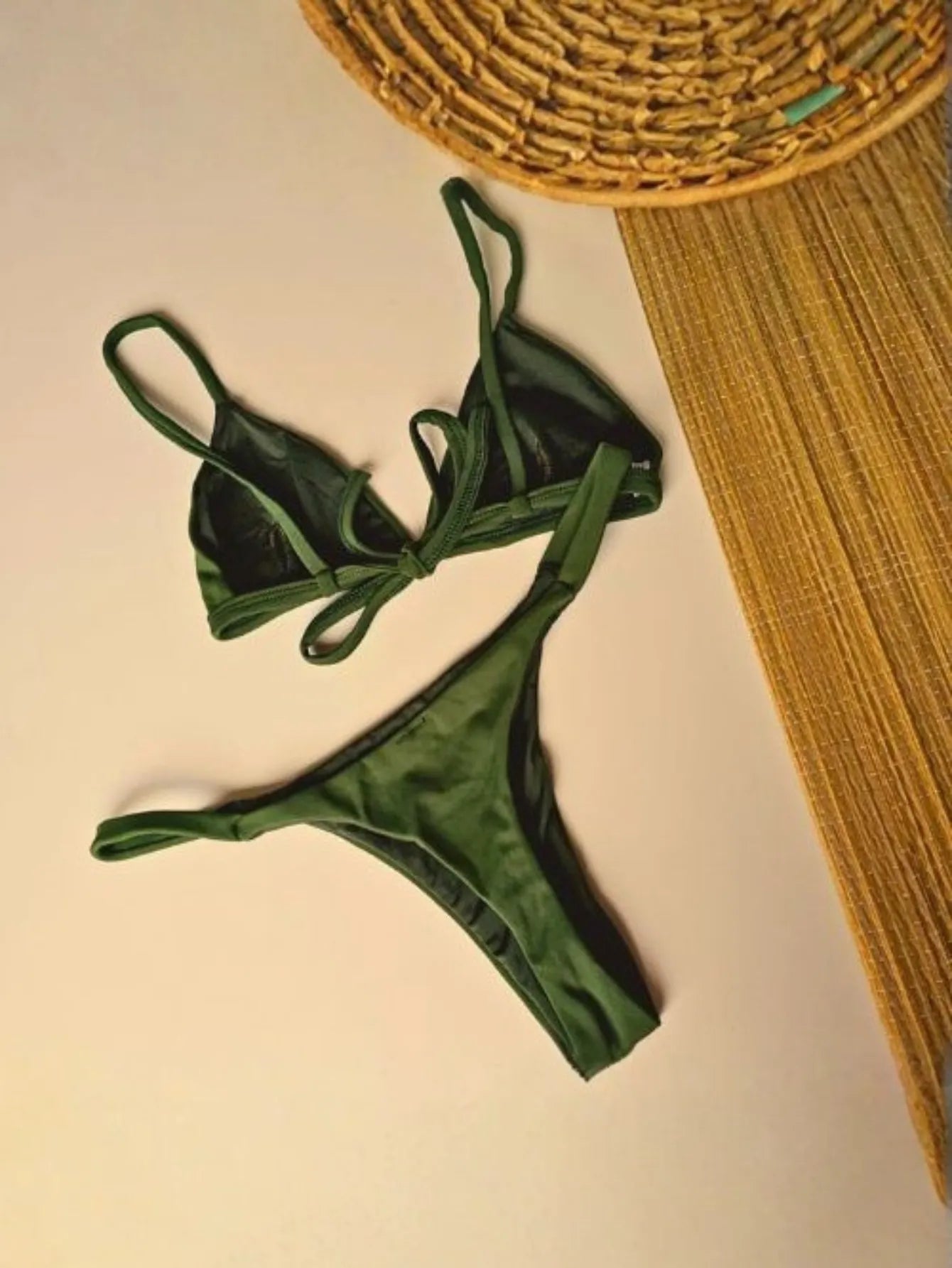 Biquíni Cortininha com Calcinha Fio Dental Marquinha de Fita