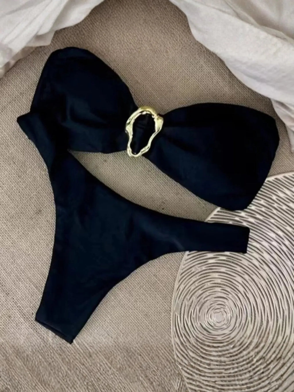 Conjunto Biquíni Tomara que Caia com Detalhe Metálico